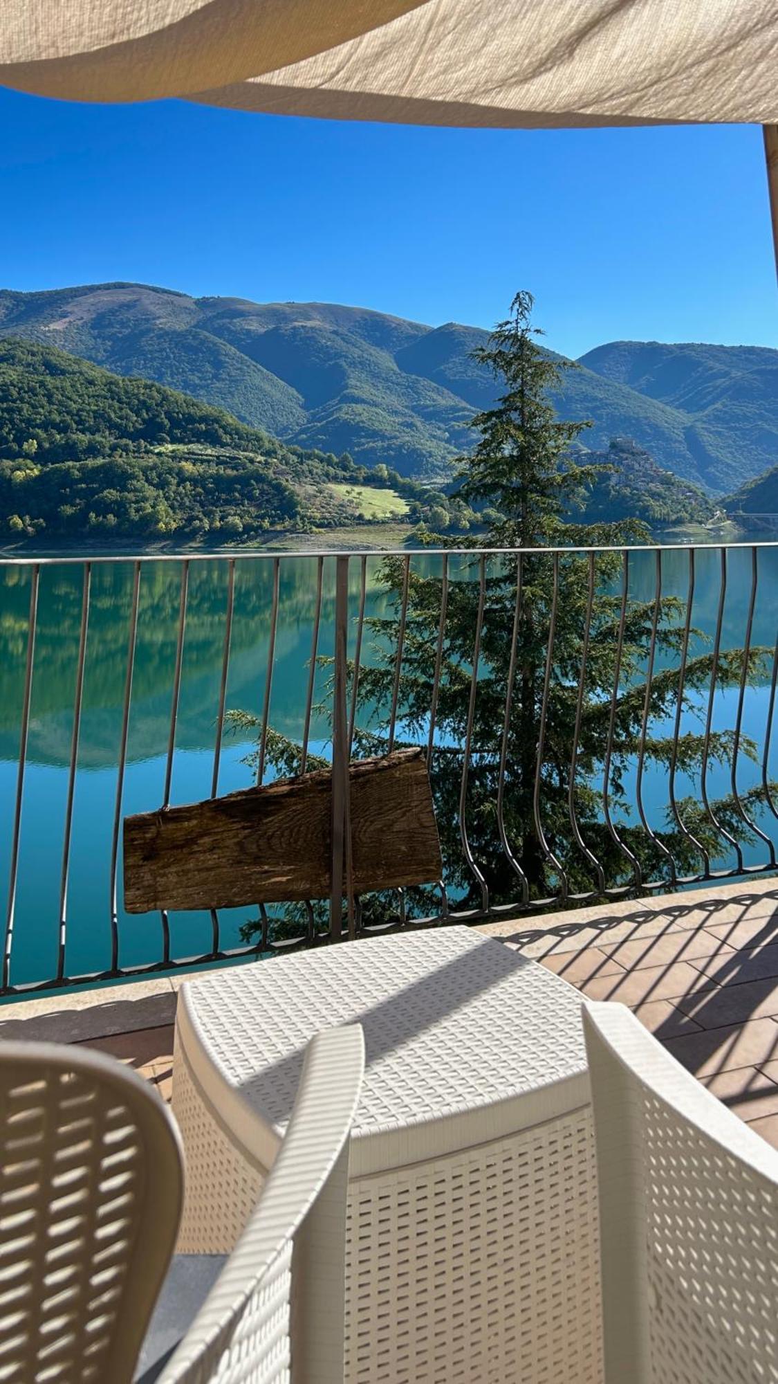 B&B La Casetta sul Lago Colle di Tora Esterno foto